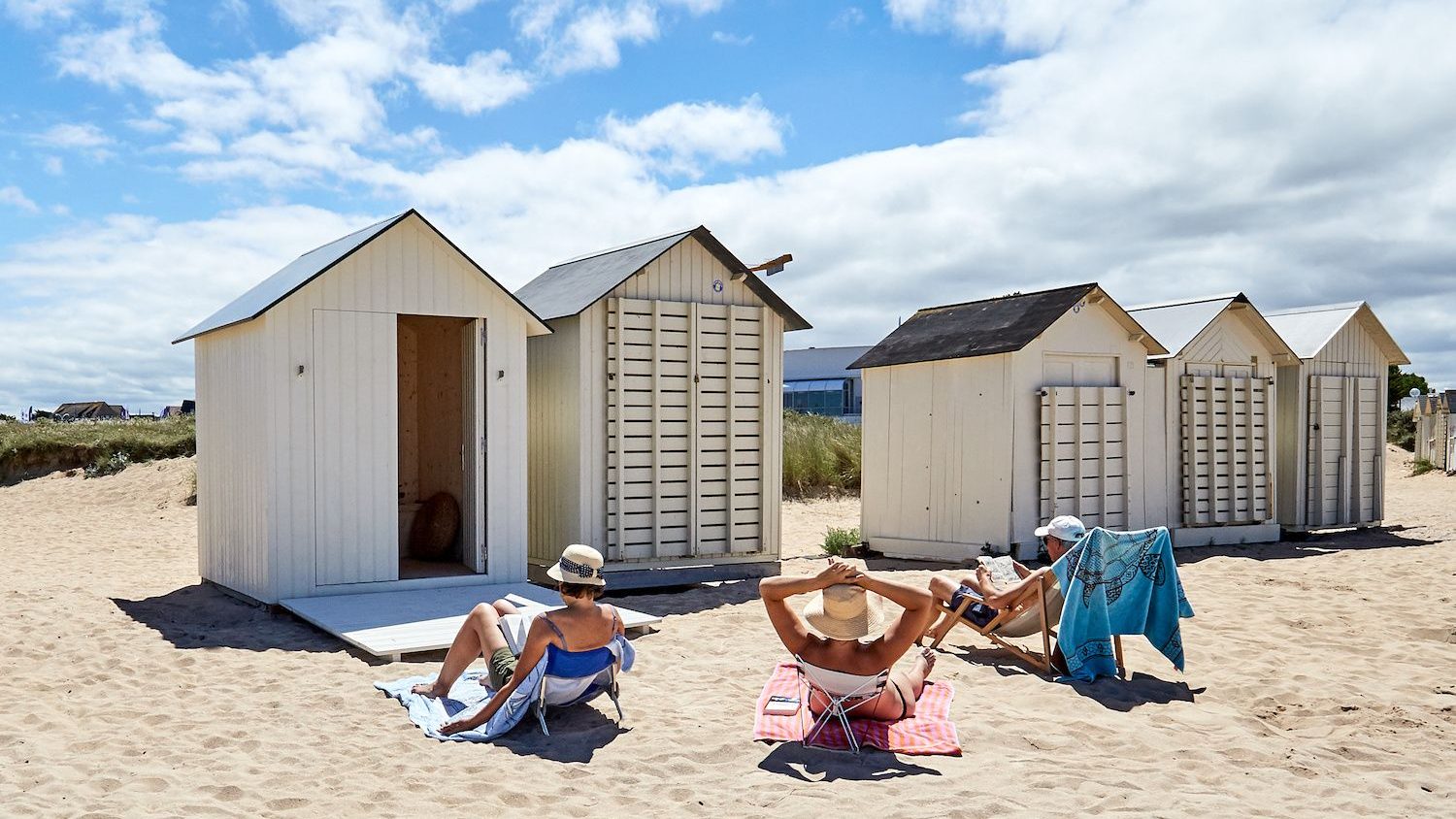 Enjoy the sea air on the Côte de Nacre!