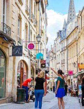 Shopping and services