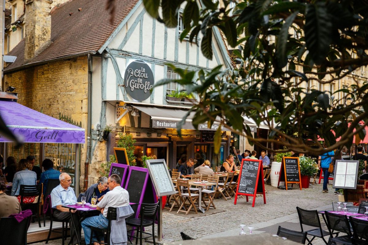 De nombreux restaurants dans le quartier du Vaugueux de Caen