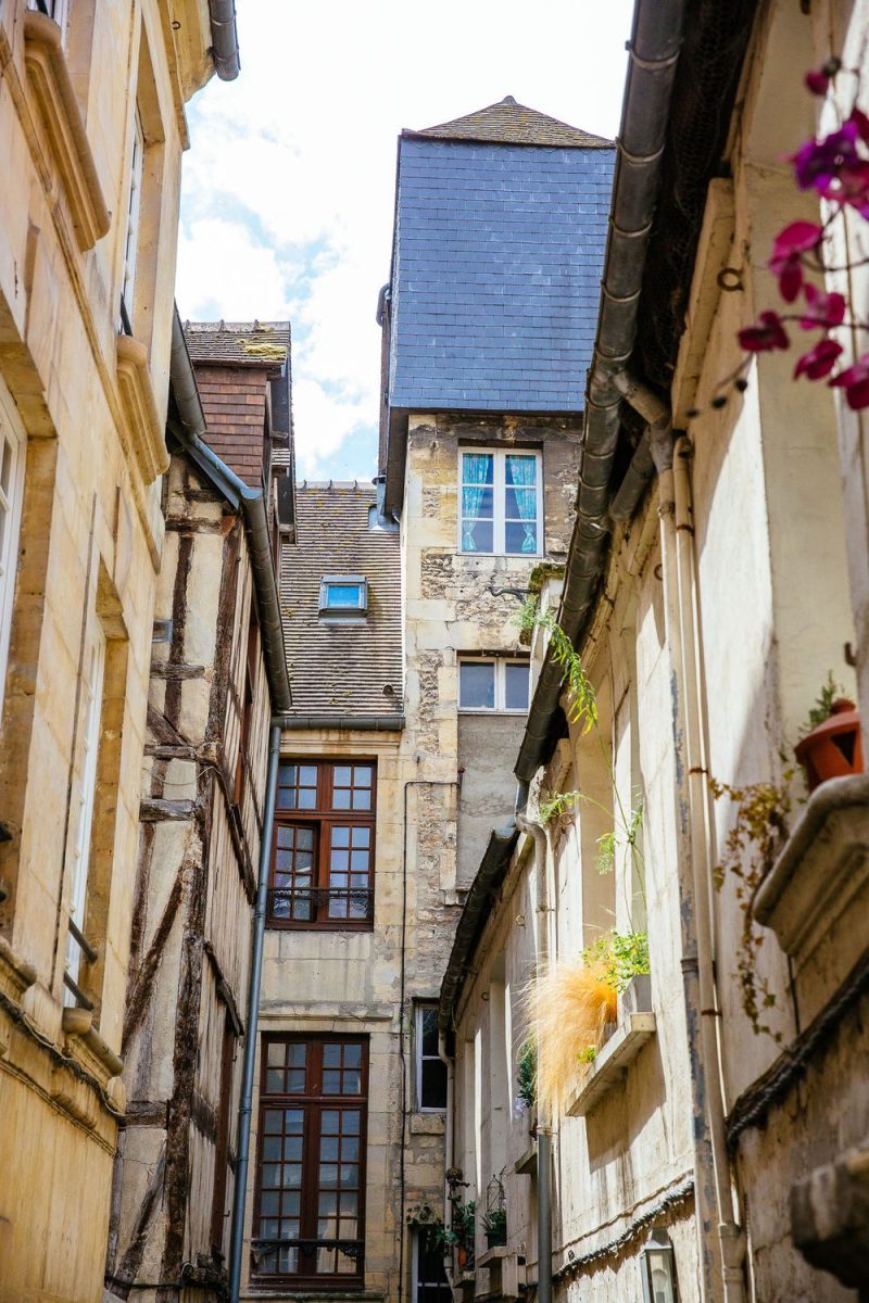 Découvrir les petites ruelles de Caen
