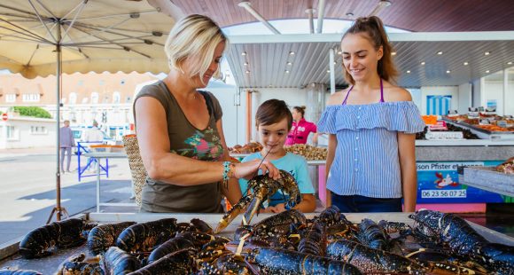 The Ouistreham Riva-Bella fish market atmosphere