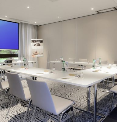 Hotels with meeting rooms