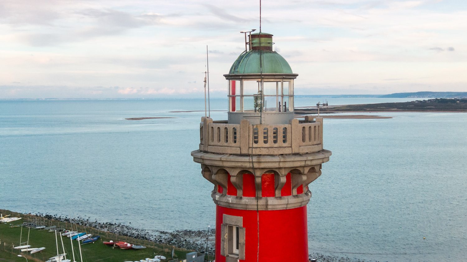 Climb the 171 steps of the Ouistreham Riva-Bella lighthouse