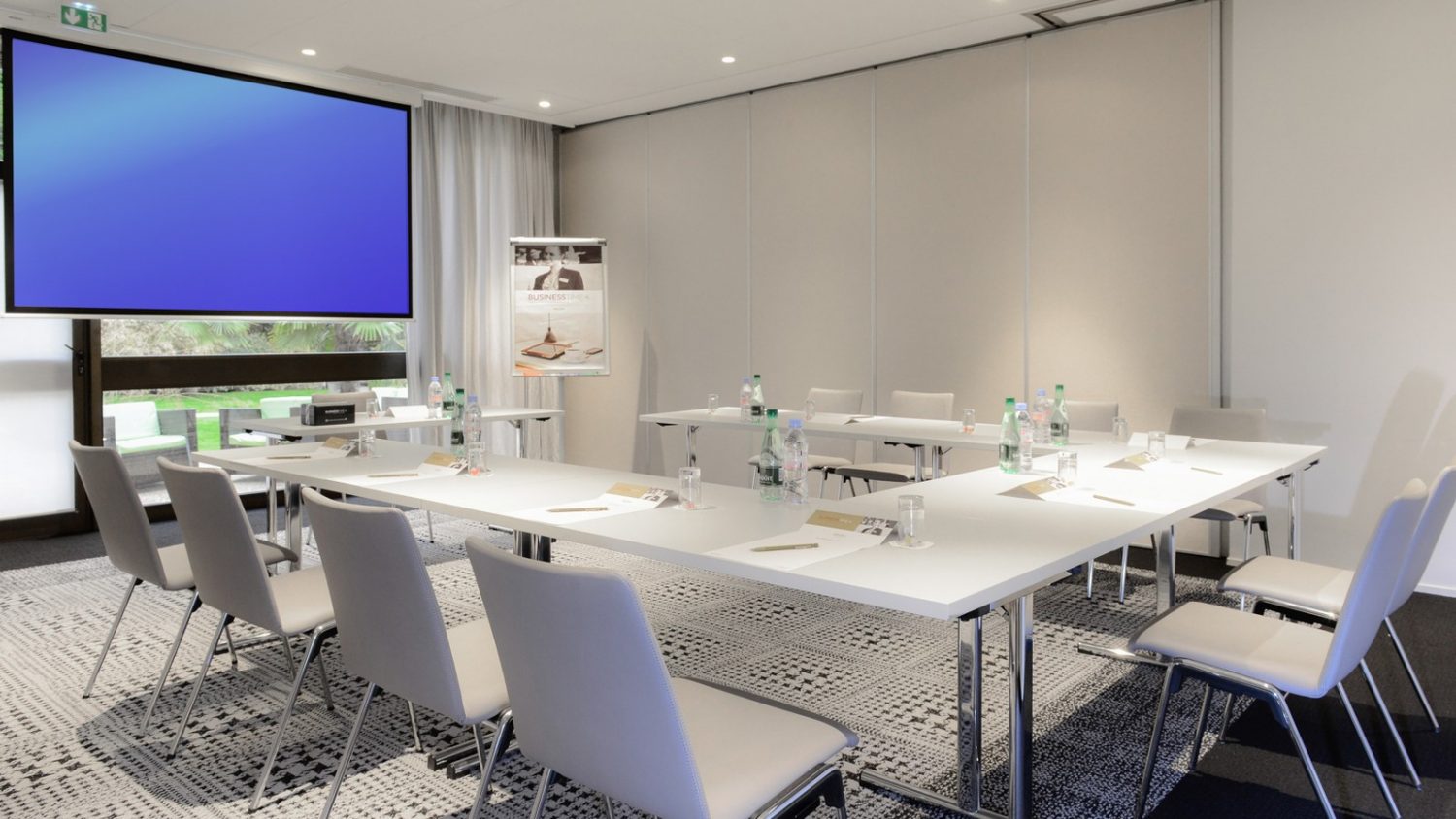 Hotels with meeting rooms