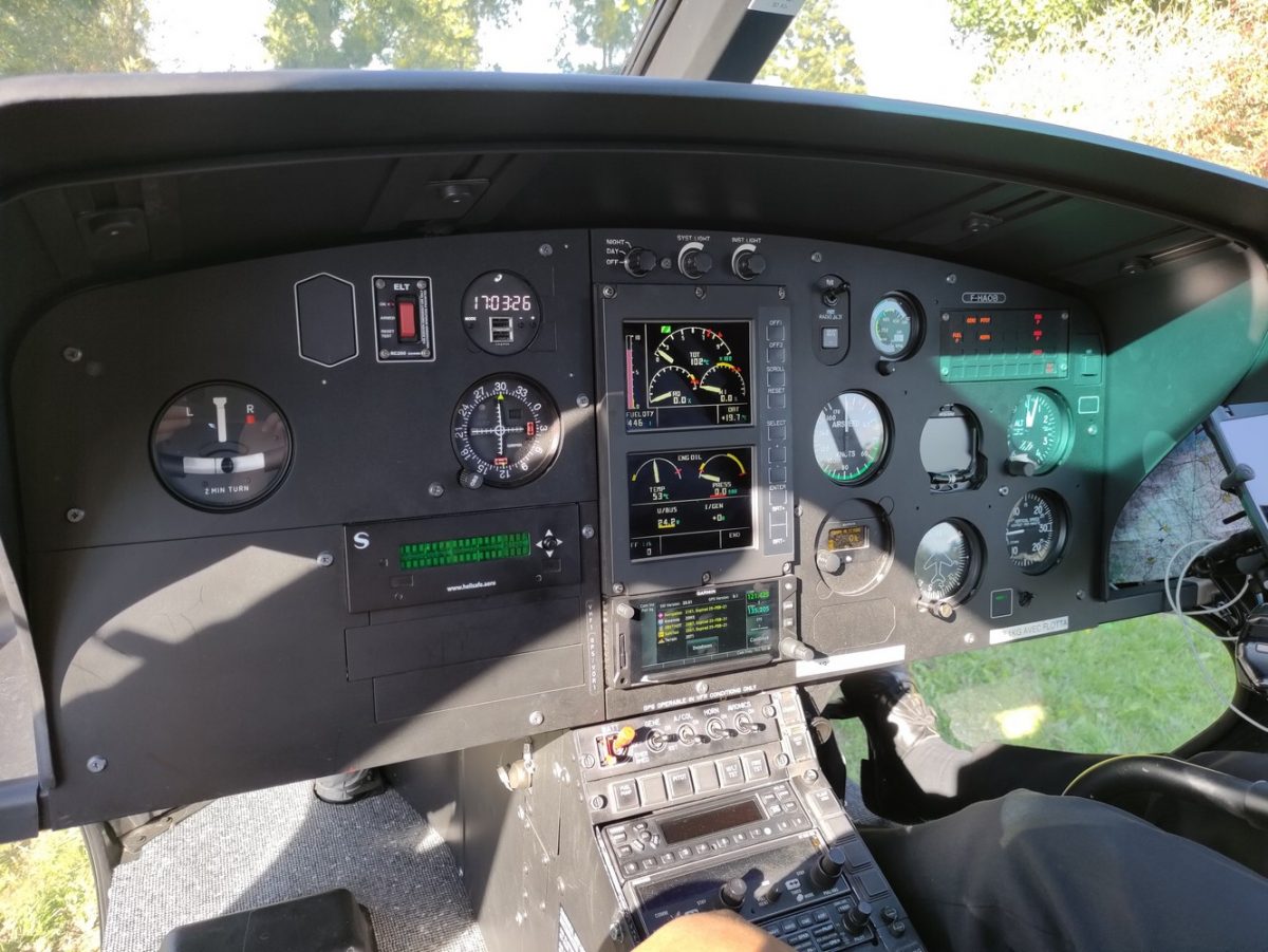 Helicopter cockpit