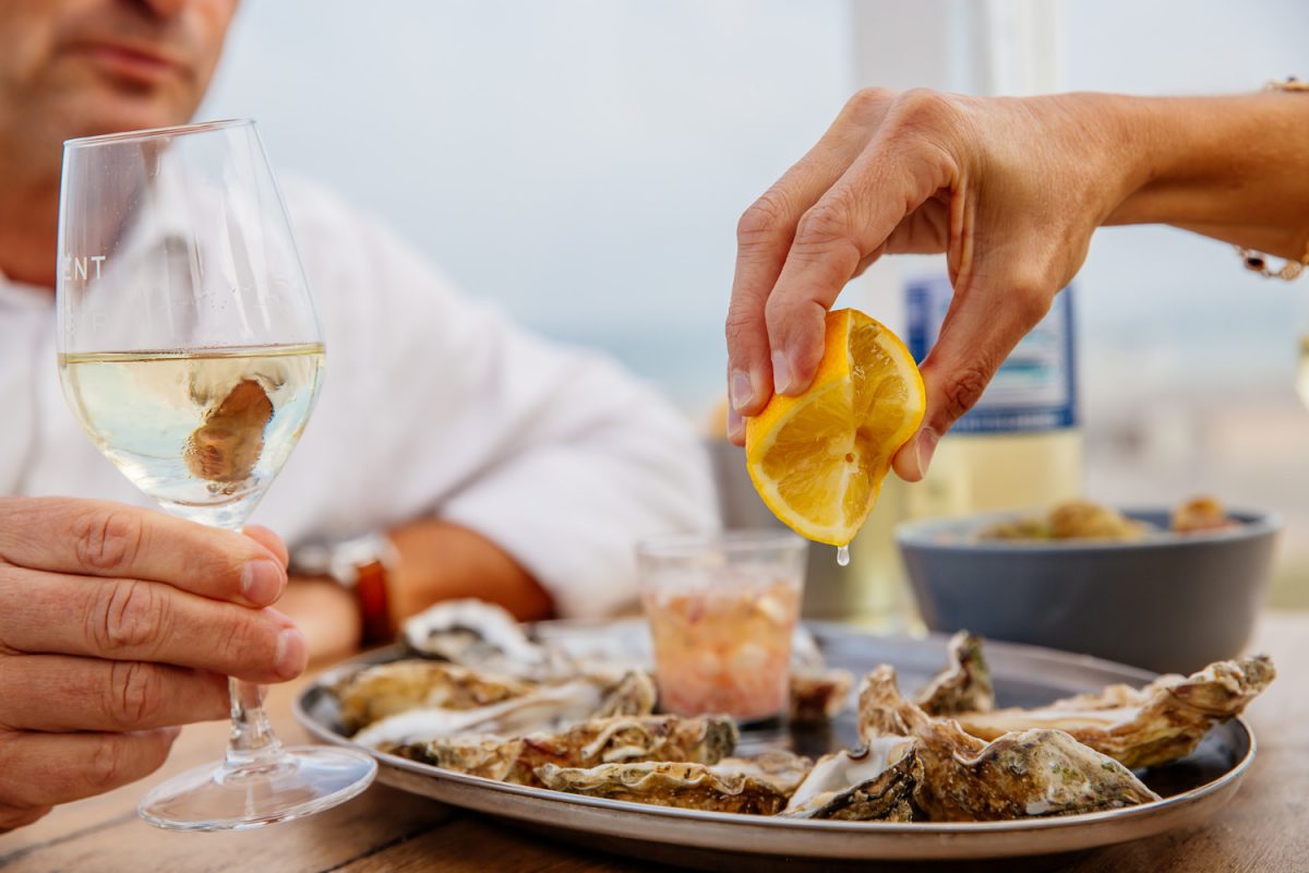 Oyster tasting at the beach