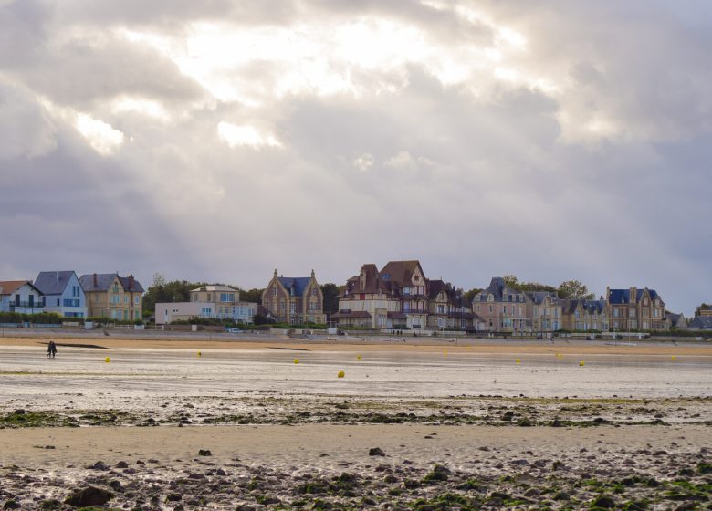 497867-Les_villas_d_Hermanville_sur_mer-Caen_la_mer_Tourisme___Alix_JONET-1500px