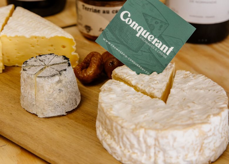 551436-Degustation_de_produits_locaux_chez_les_Cidrologues-Caen_la_mer_Tourisme___Les_Conteurs_(Droits_reserves_OTC)-1500px