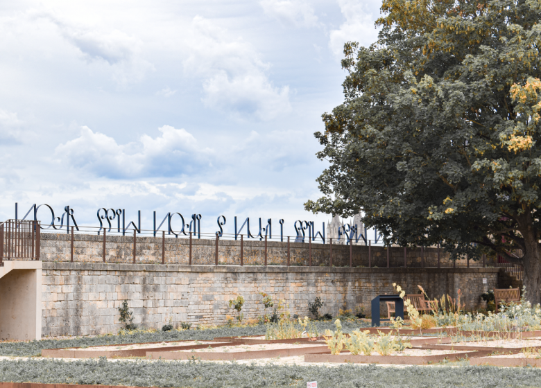 594708-Le_parcours_d_oeuvres_du_Millenaire_de_Caen-Caen_la_mer_Tourisme___Alix_JONET-1200px