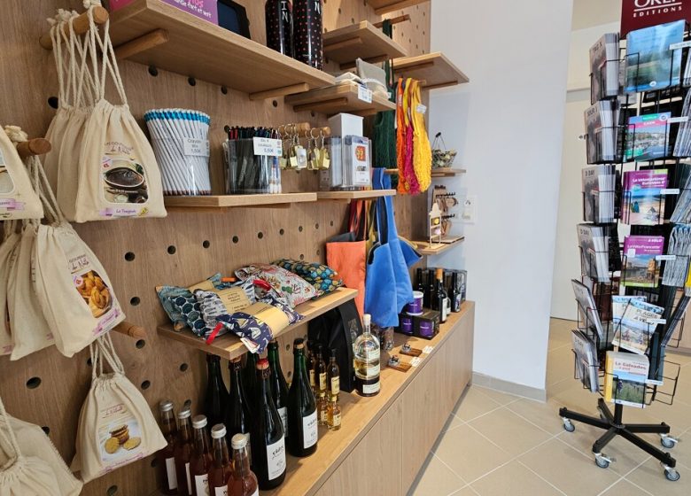 601647-Accueil_du_Bureau_d_Informations_Touristiques_de_Ouistreham-Caen_la_mer_Tourisme___Olivier_BARJON-1200px