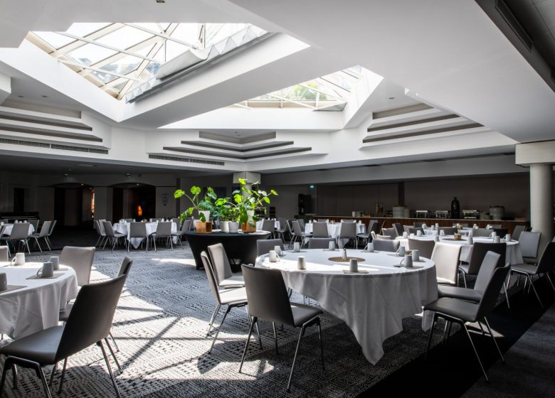 Hôtel Mercure Caen centre port de plaisance - Atrium déjeuner © MDesdoits
