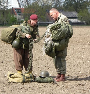 Presentation of a parachutist stick