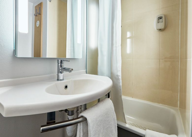 B-B-Caen-Sud-salle-de-bain-2-2