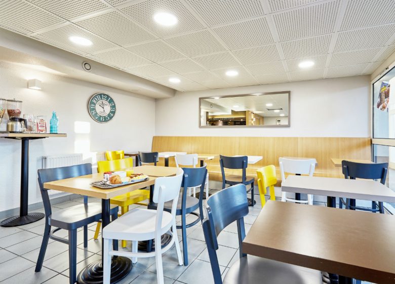 B-B-Caen-Sud-salle-petit-dejeuner-2-2