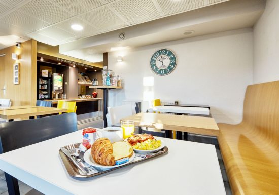 B-B-Caen-Sud-salle-petit-dejeuner-7-2