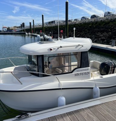 Capt’&Sea Motorboat Rental