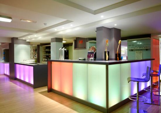 Hotel Ibis Styles – Ouistreham – bar