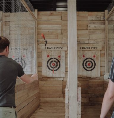 L’Hache Prise Caen – Axe Throwing