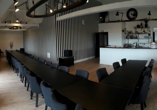 La Moulerie – Le loft Salle de reuniongrande table + Bar-©La Moulerie – Le loft