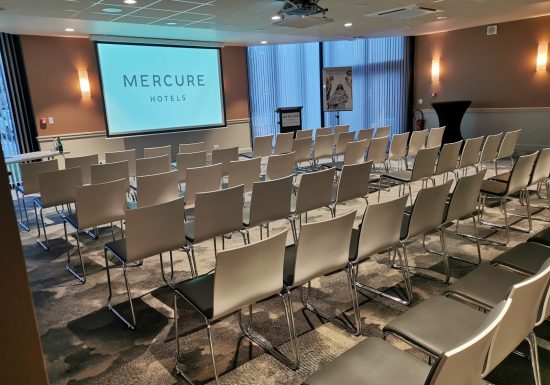 Mercure Salon de 100 m²-min
