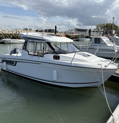 Capt’&Sea Motorboat Rental