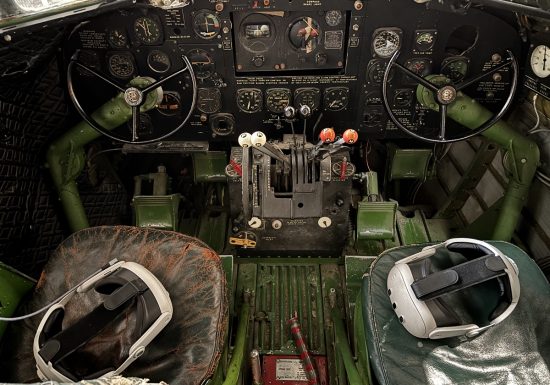 Réalité virtuelle – Cockpit Dakota C-47 – D-Day Wings Museum – ©Manon Sandret