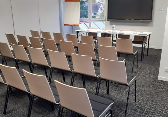 Salle Riviera 1 en théâtre (Copier)