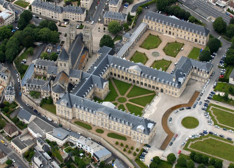 abbaye_aux_Dames_vue_du_ciel-Ville_de_Caen___Francois_DECAENS-femmes et filles 8 mars