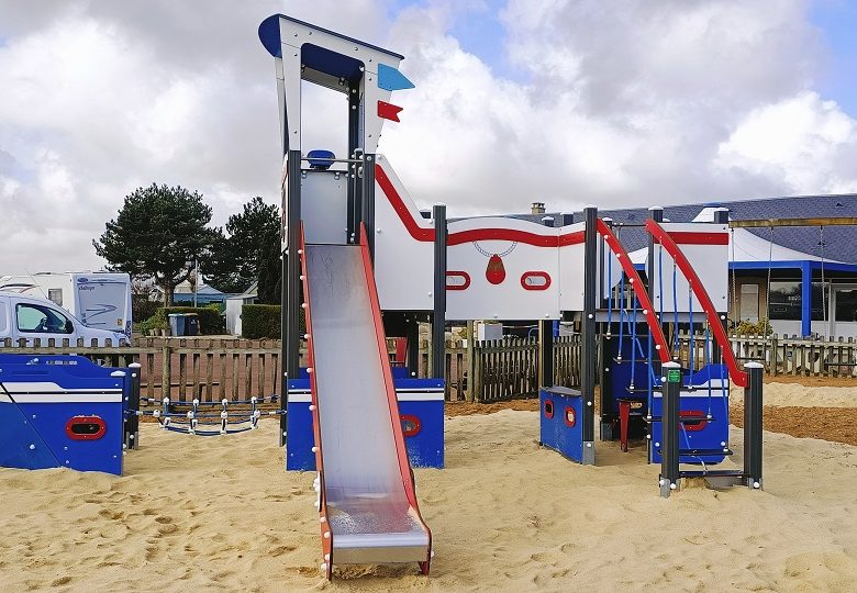 camping-les-salines-aire-de-jeux