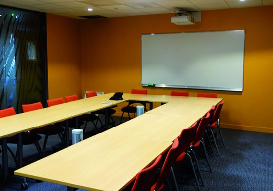 demi-salle-4e-01-cmjn