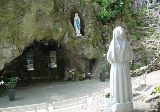 grotte-petit-lourdes–herouville-saint-clair