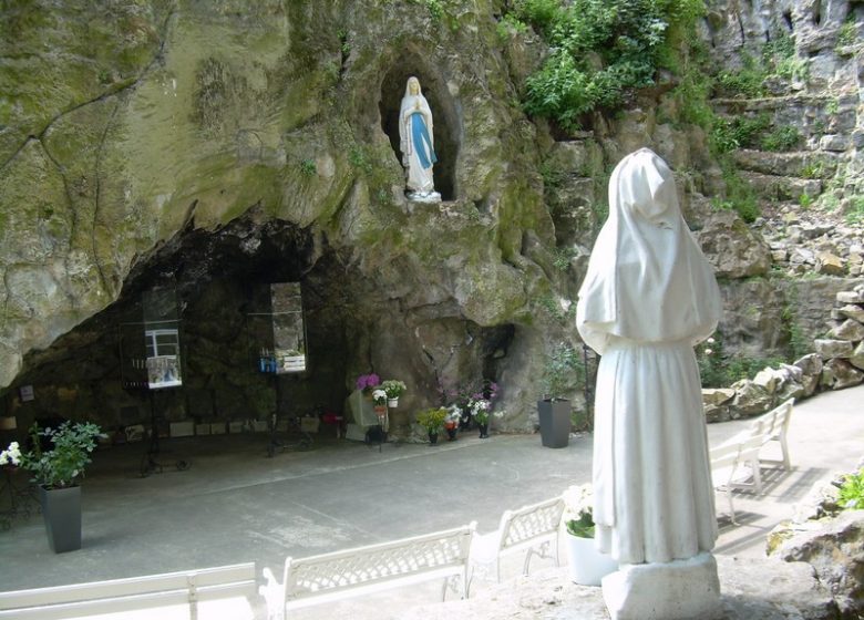 Grotte du Petit Lourdes à Hérouville Saint Clair en Normandie