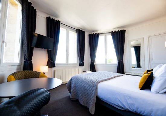 hotel-de-charme-les-pieds-dans-l-eau-villa-andry-StephaneLeroy