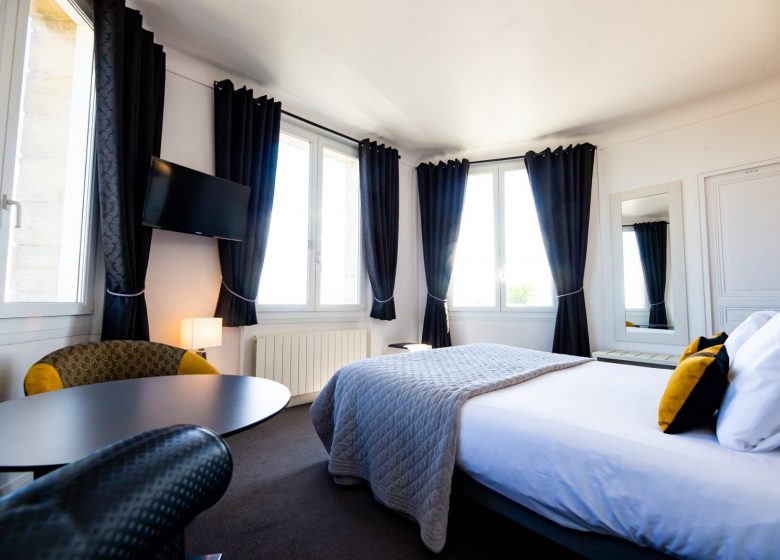 hotel-de-charme-les-pieds-dans-l-eau-villa-andry-StephaneLeroy