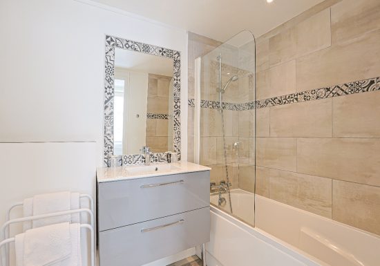 hotel-francois-d-o-salle-de-bain-chambre-superieure-8