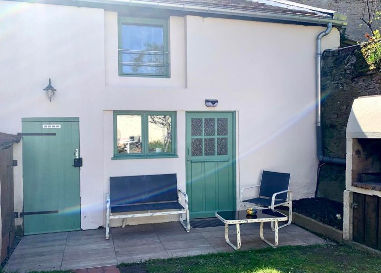 maisonnette-entre-bourg-et-mer-facade