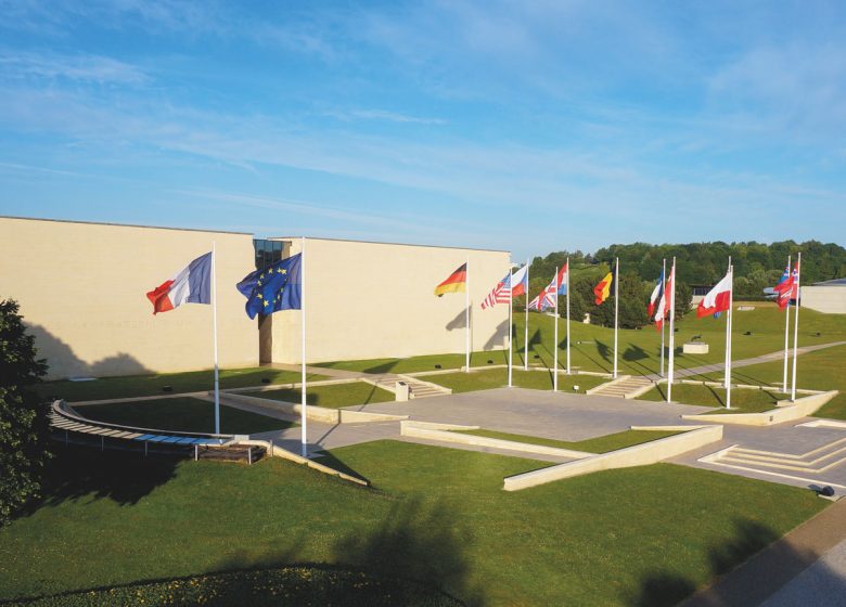 Esplanade du Mémorial de Caen en Normandie