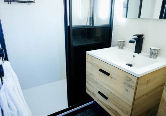 modern-riva-salle-d-eau-1