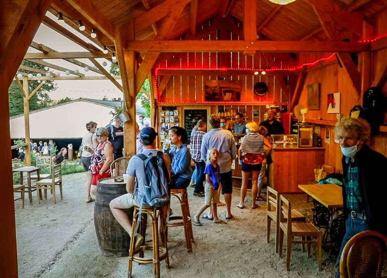 pommeraye-5dIV-1-116.00_15_44_11.Still003