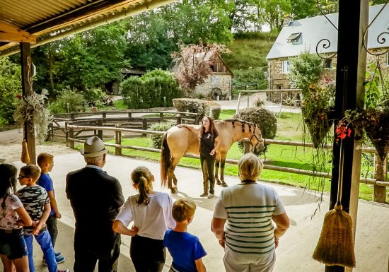 pommeraye-5dIV-2-100.00_06_46_11.Still007